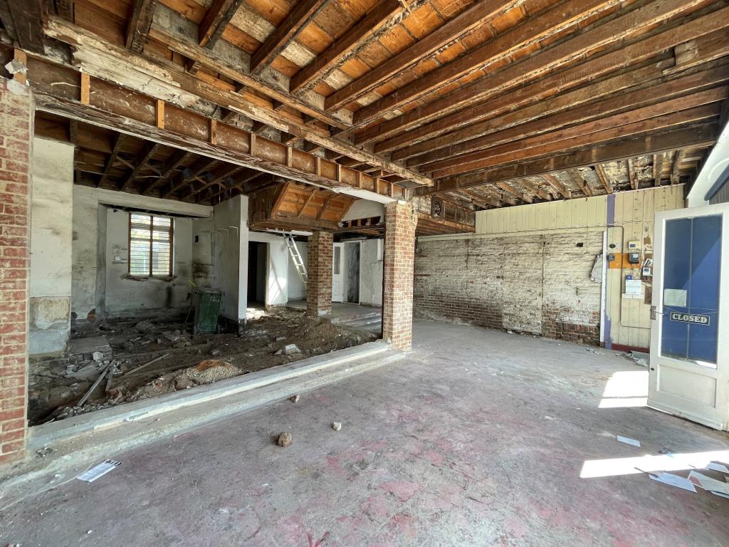 Lot: 65 - PLANNING FOR RESIDENTIAL CONVERSION IN DESIRABLE LOCATION - Open plan ground floor